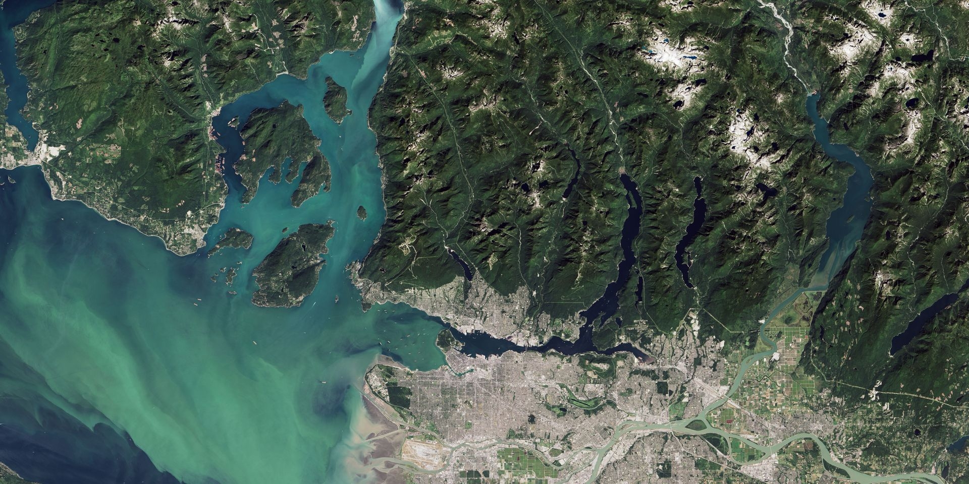 Satellite image of canadian waters teem with phytoplankton